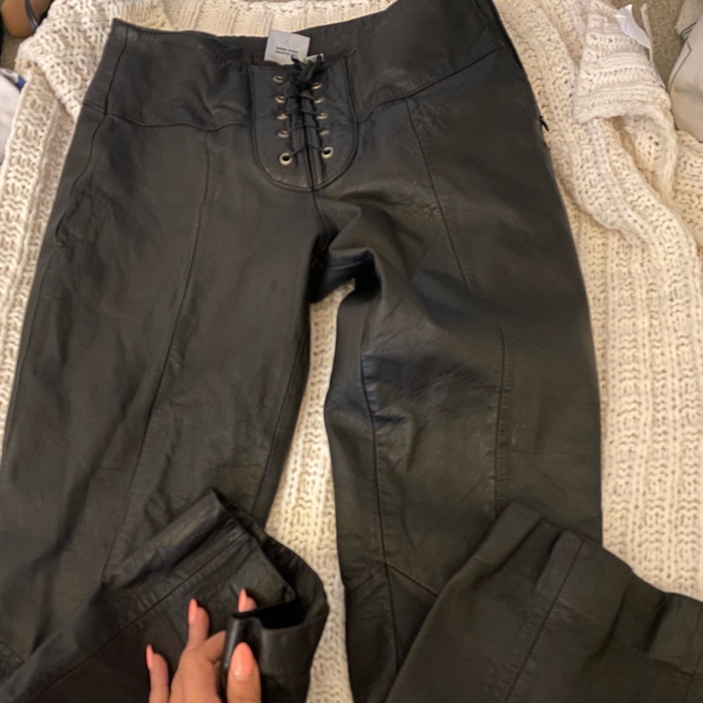 LEATHER PANTS
